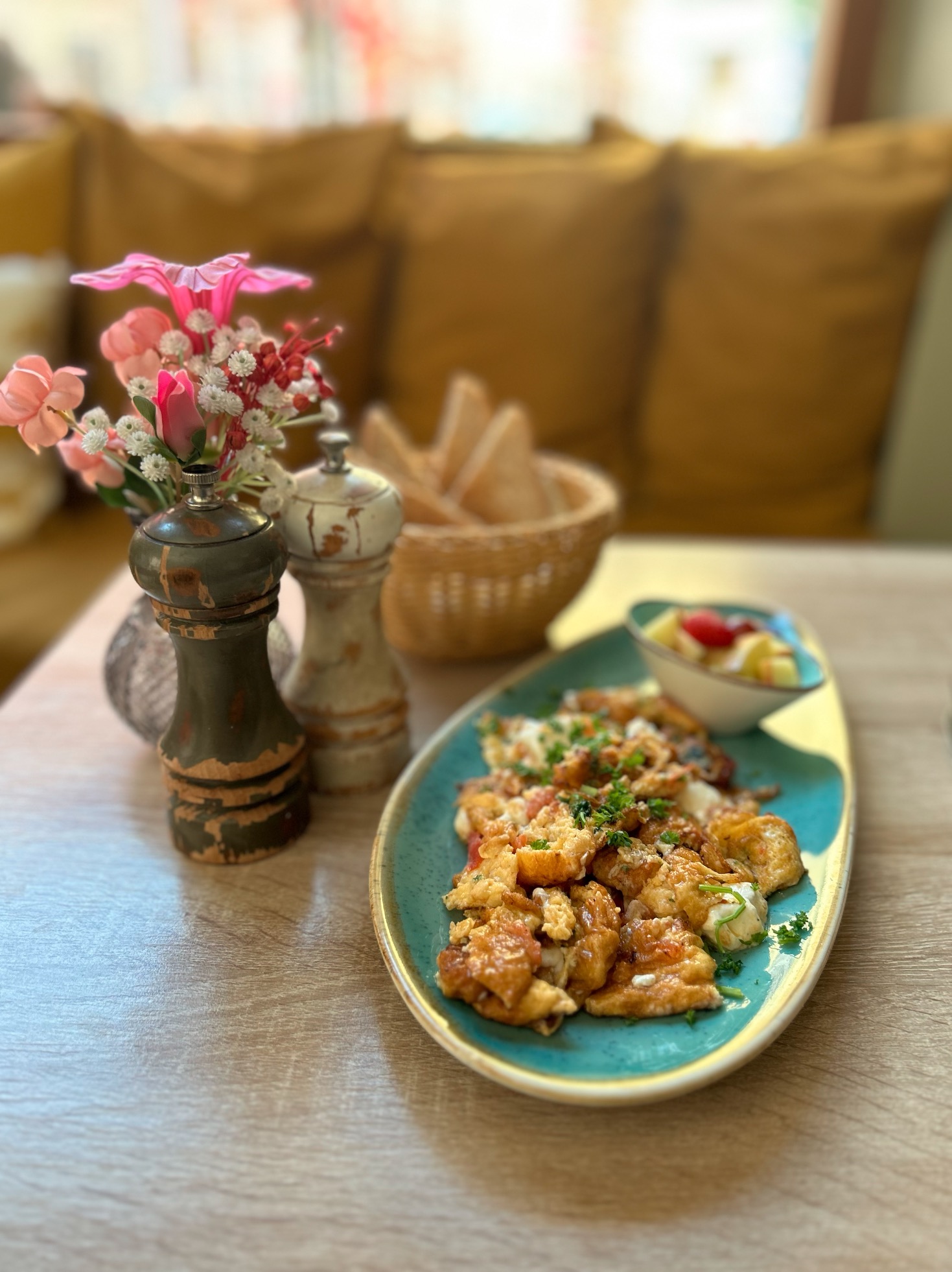 VEDAT KEEN KESKIN / VISUAL DESIGNER