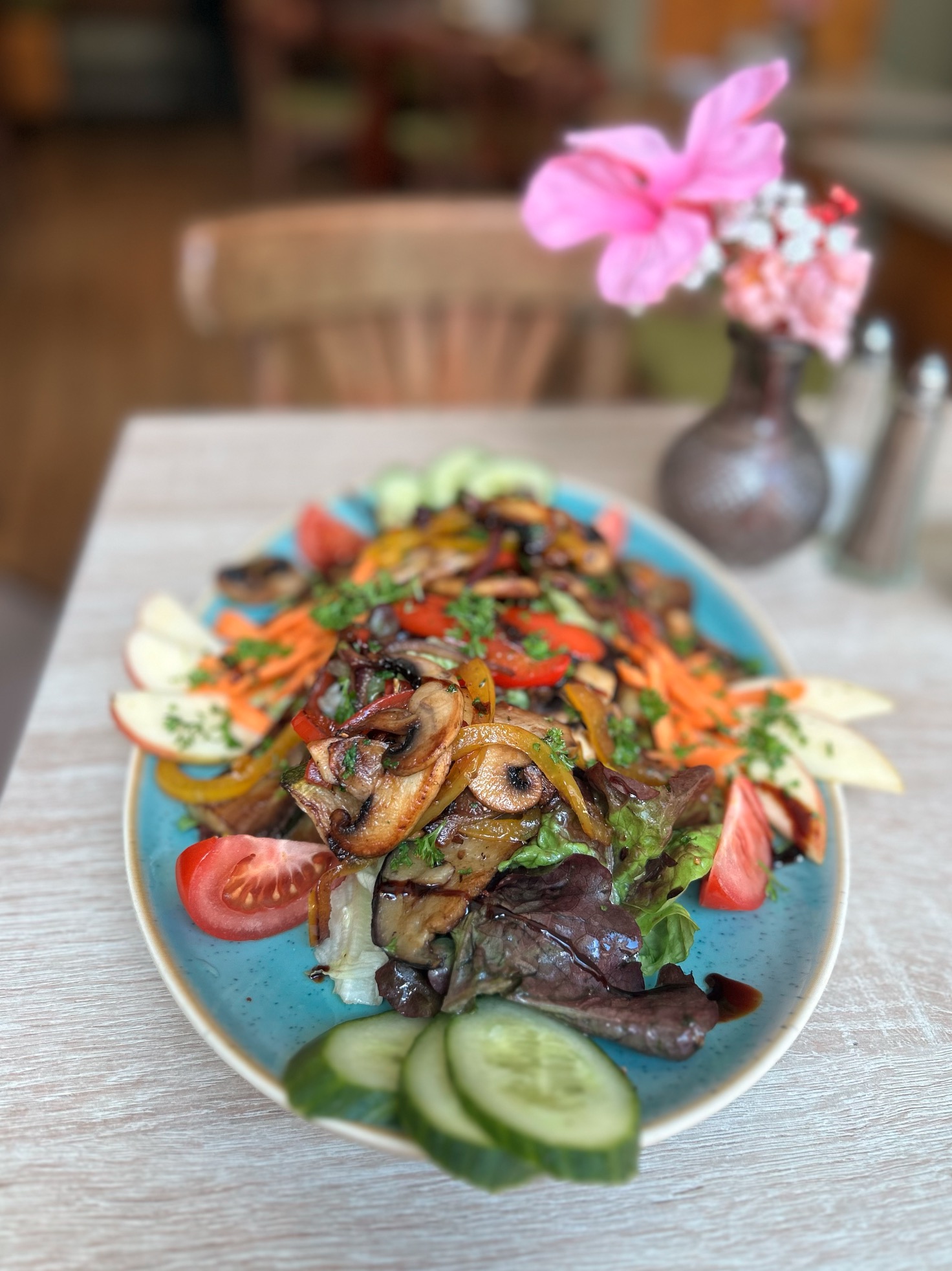 VEDAT KEEN KESKIN / VISUAL DESIGNER